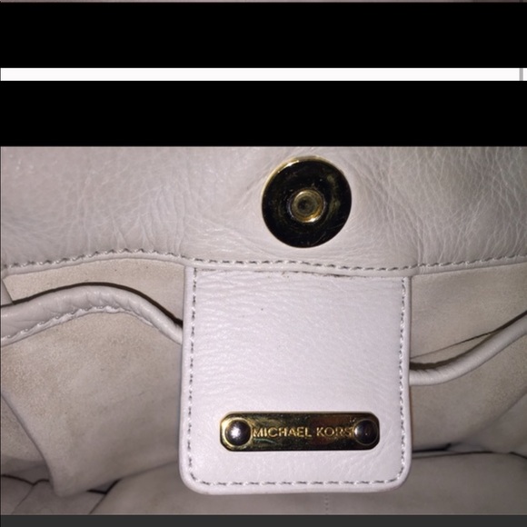 Michael Kors 💯authentic leather bag. - Picture 8 of 8